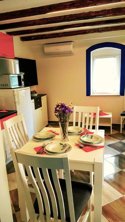 Karmen's One Apartman *